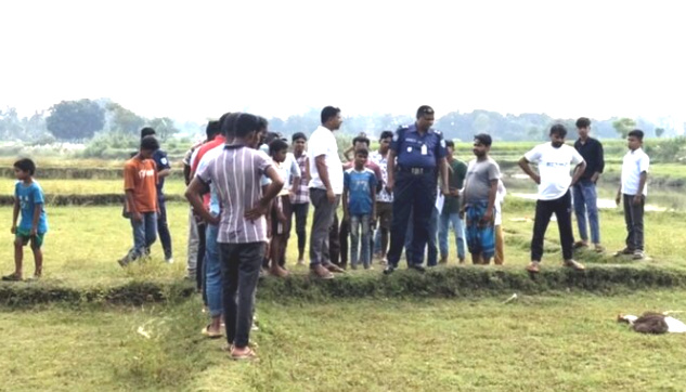 মা না দেখলে কুকুরই ছিঁড়ে খেত":কুলিক নদীর তীরে নবজাতকের মরদেহ উদ্ধার