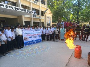 ভূরুঙ্গামারীতে ভূমিকম্প ও অগ্নিকান্ড নির্বাপন মহড়া